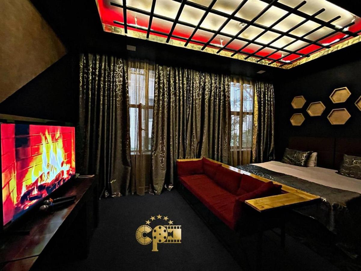 Cinema Plaza Hotel Baku Exterior foto