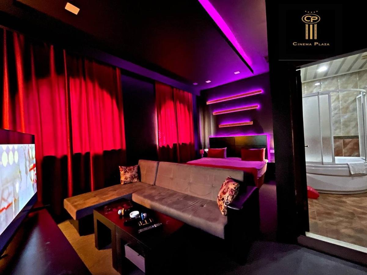 Cinema Plaza Hotel Baku Exterior foto