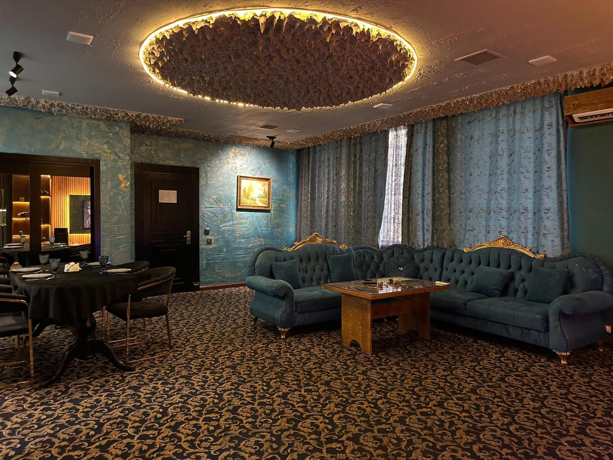 Cinema Plaza Hotel Baku Exterior foto